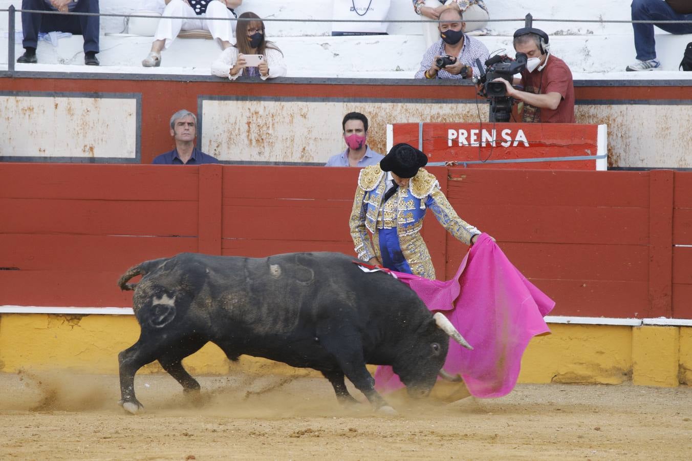 El «mano a mano» de enrique Ponce y Curro Díaz en Cabra, en imágenes (II)