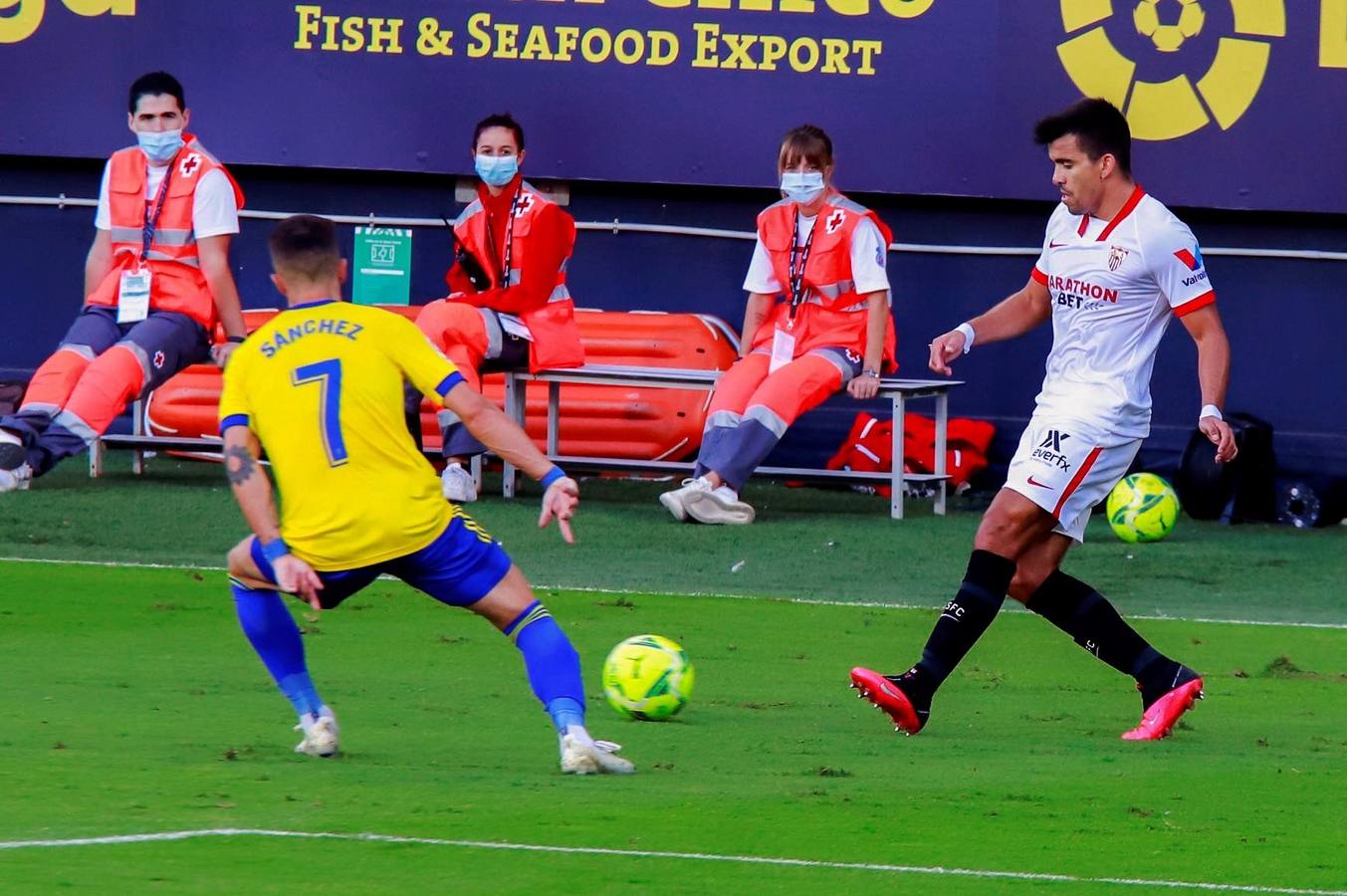 Las mejores imágenes del partido entre el Cádiz C.F. y el Sevilla F.C.