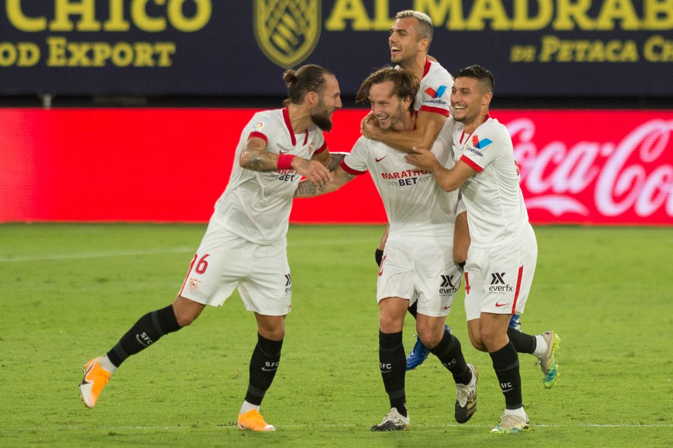 Las mejores imágenes del partido entre el Cádiz C.F. y el Sevilla F.C.