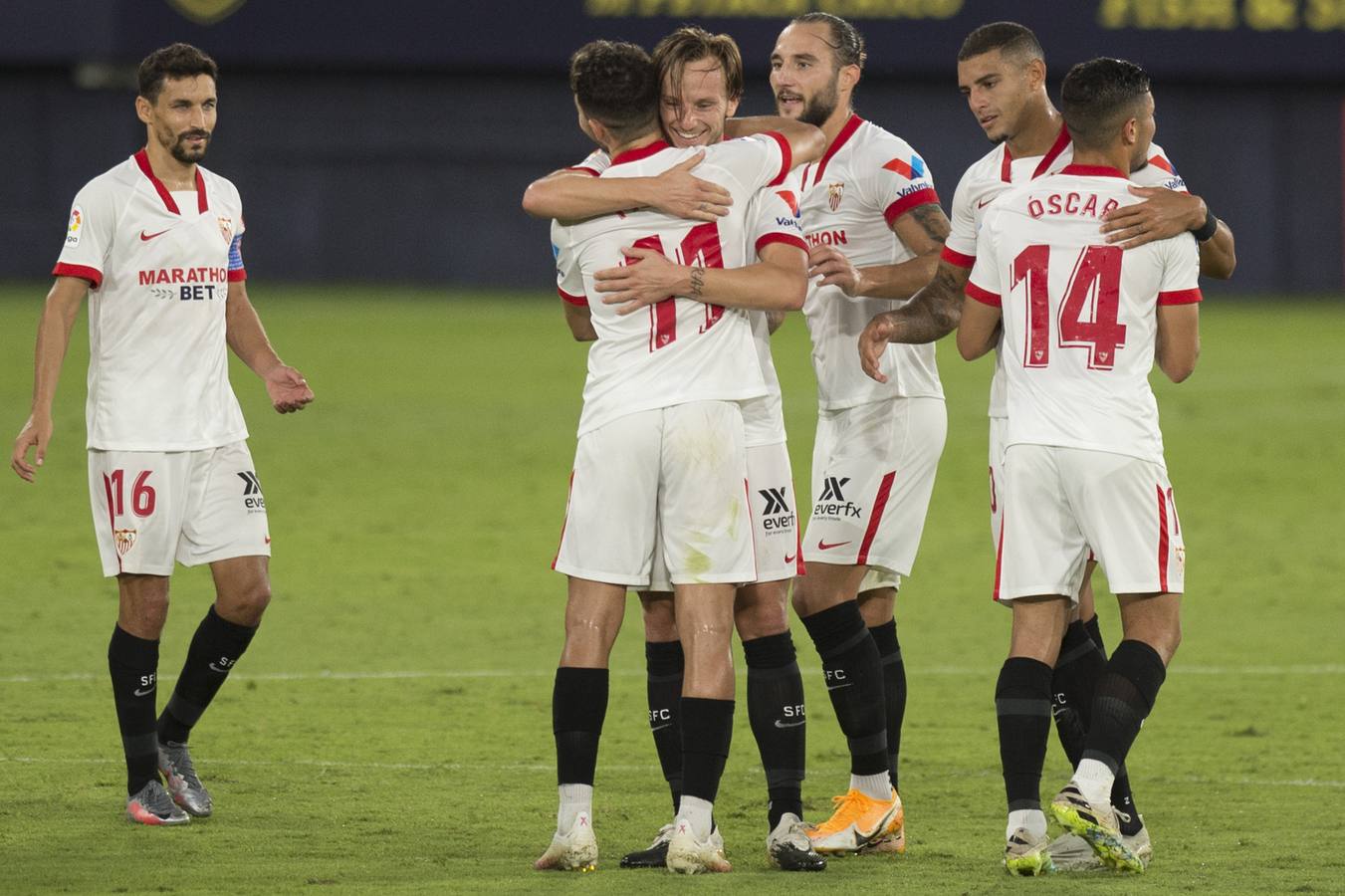 Las mejores imágenes del partido entre el Cádiz C.F. y el Sevilla F.C.