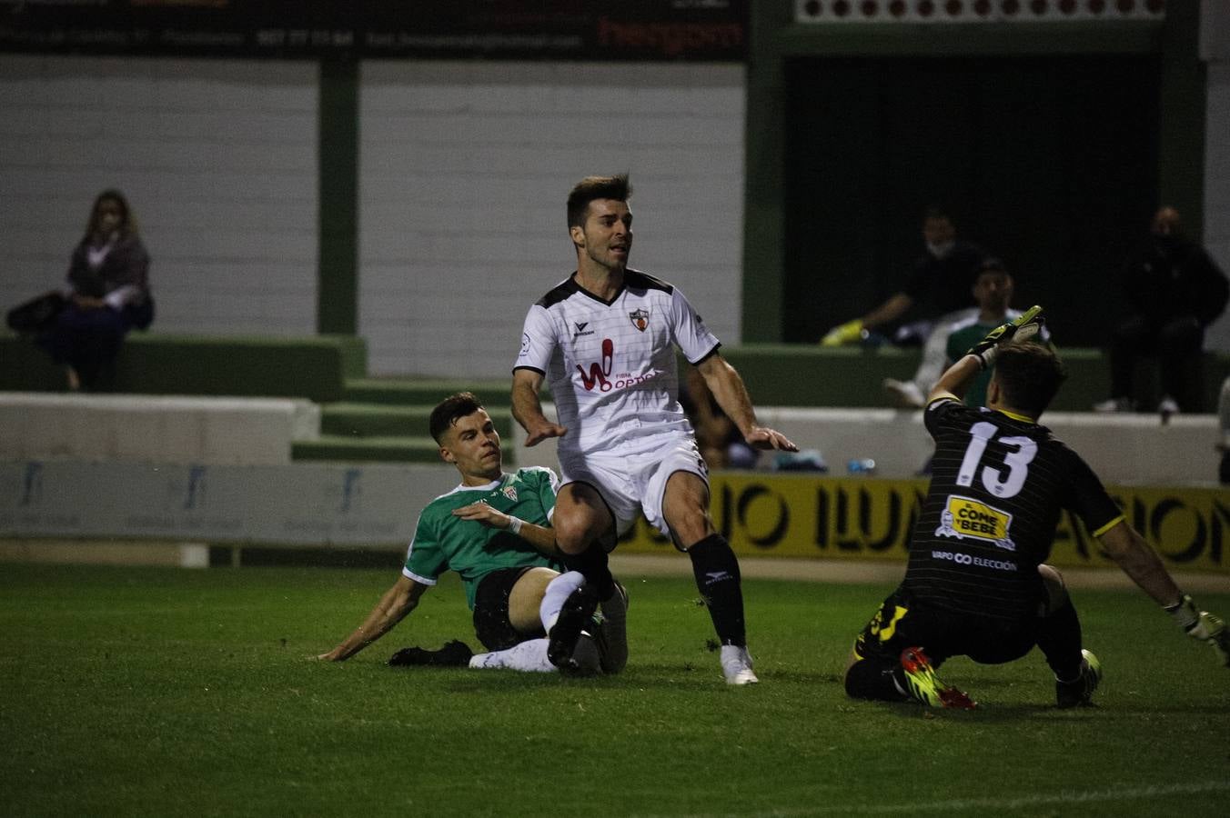 El ambiente y la victoria del Córdoba CF ante el Pozoblanco, en imágenes