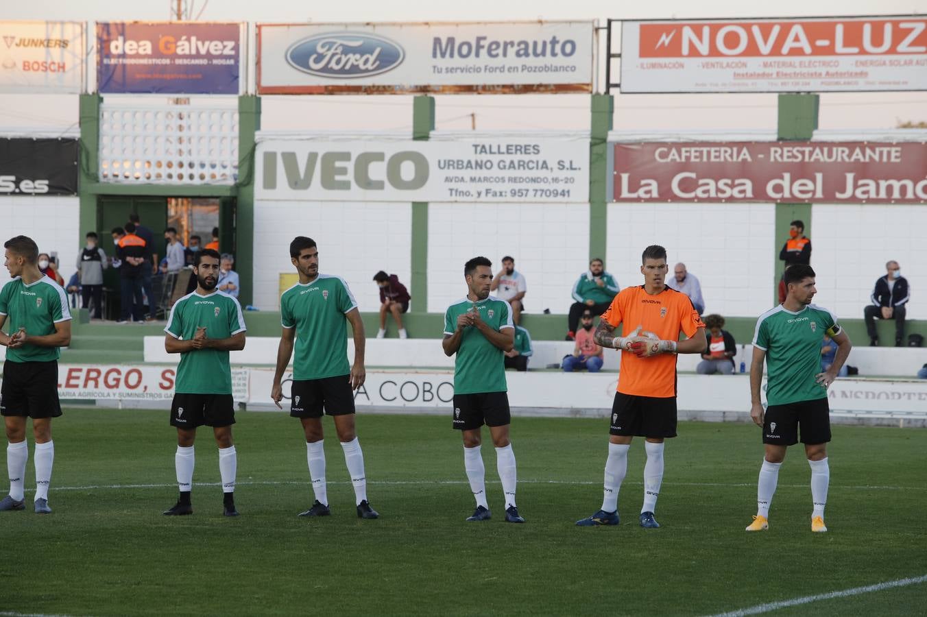 El ambiente y la victoria del Córdoba CF ante el Pozoblanco, en imágenes