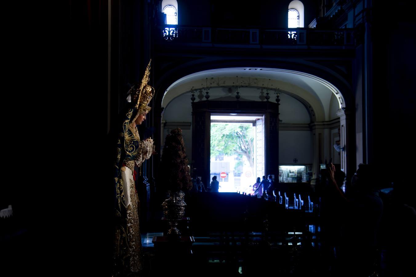 El «besamanos» de la Virgen de Consolación de la Sed