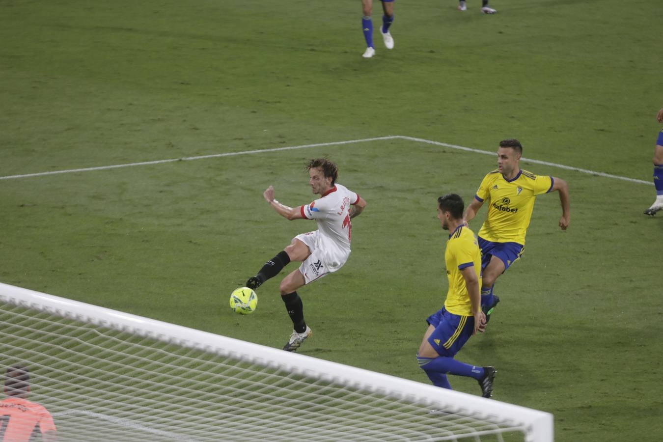 FOTOS: El partido Cádiz CF-Sevilla, en imágenes