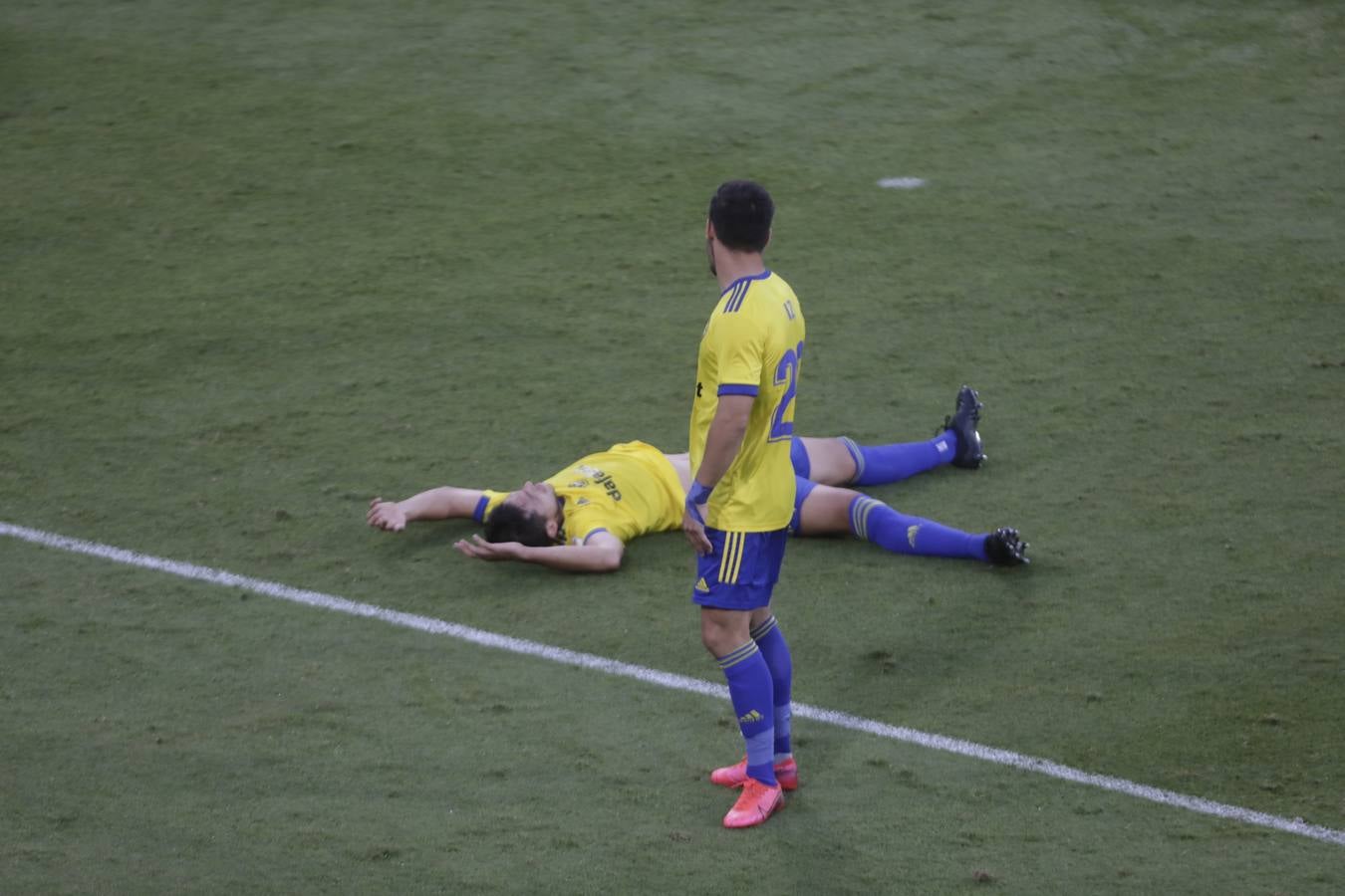 FOTOS: El partido Cádiz CF-Sevilla, en imágenes