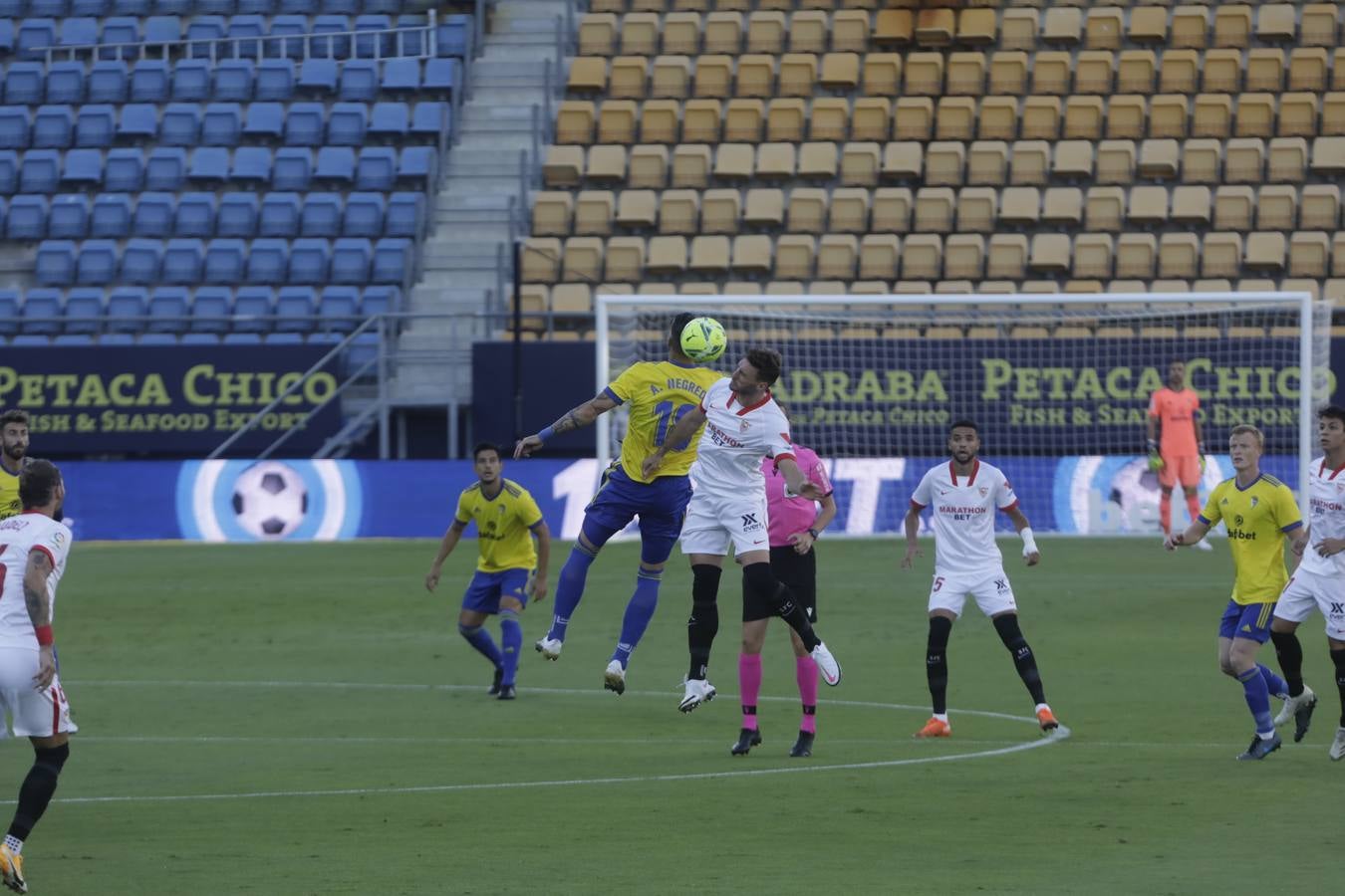 FOTOS: El partido Cádiz CF-Sevilla, en imágenes