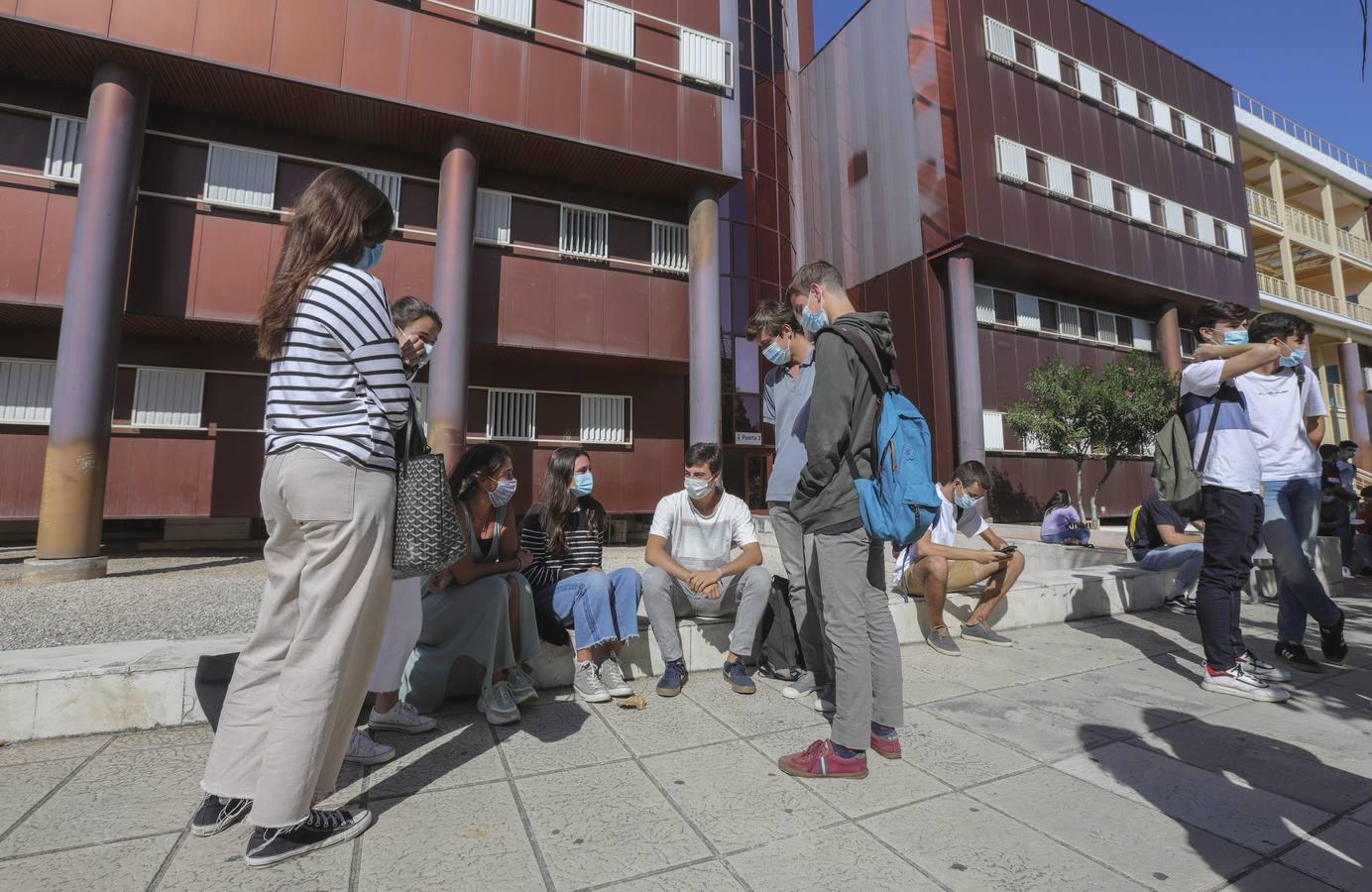 Inicio del curso de la Escuela Superior de Ingeniería de Sevilla, en imágenes