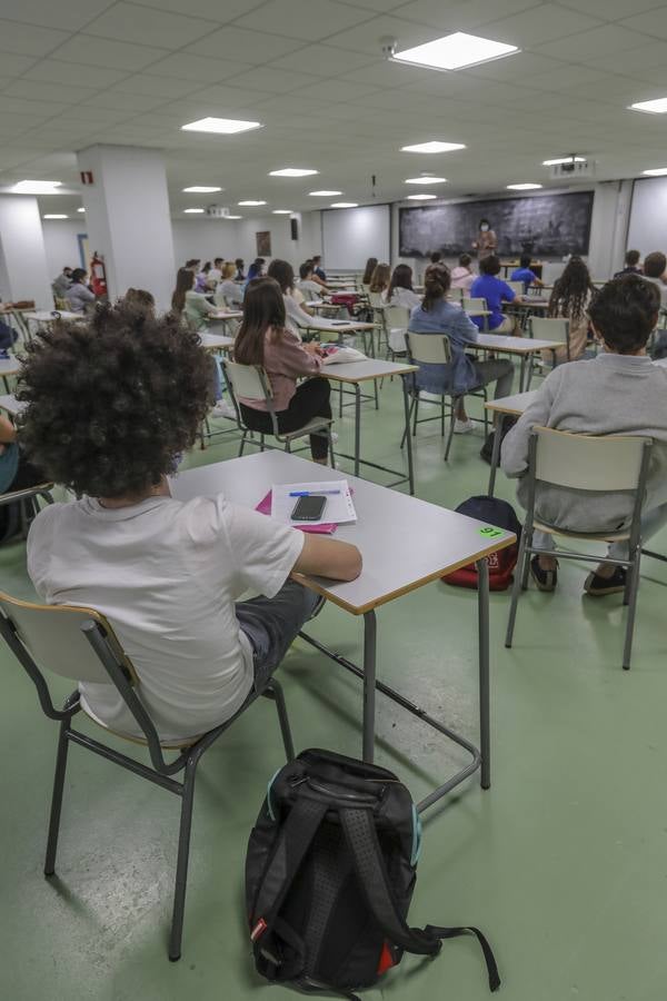 Inicio del curso de la Escuela Superior de Ingeniería de Sevilla, en imágenes