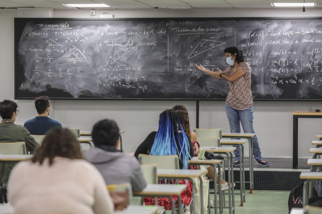 Inicio del curso de la Escuela Superior de Ingeniería de Sevilla, en imágenes