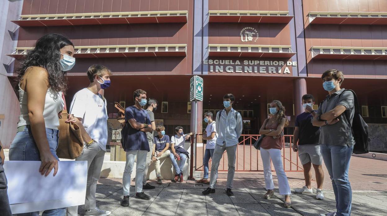 Inicio del curso de la Escuela Superior de Ingeniería de Sevilla, en imágenes