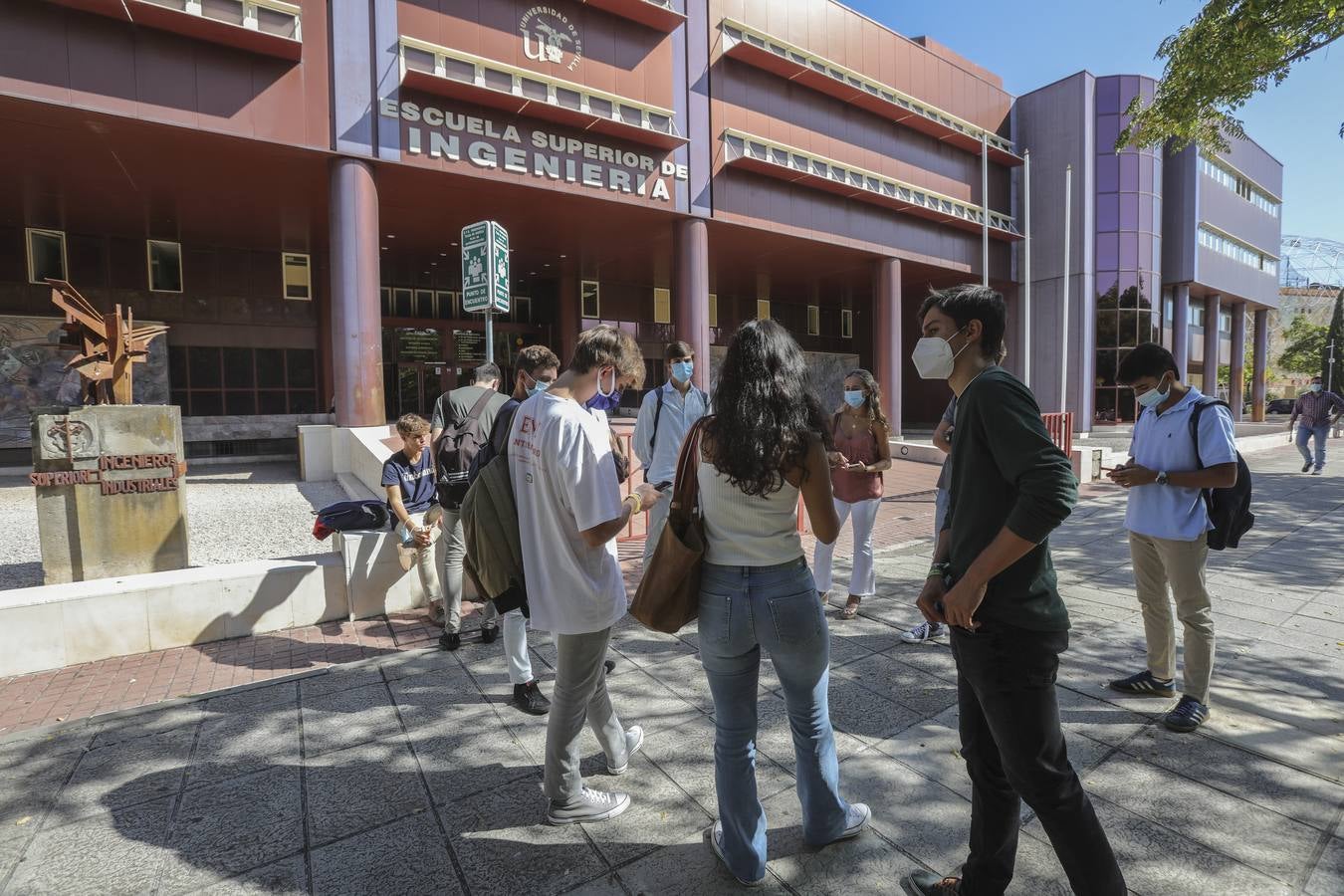 Inicio del curso de la Escuela Superior de Ingeniería de Sevilla, en imágenes