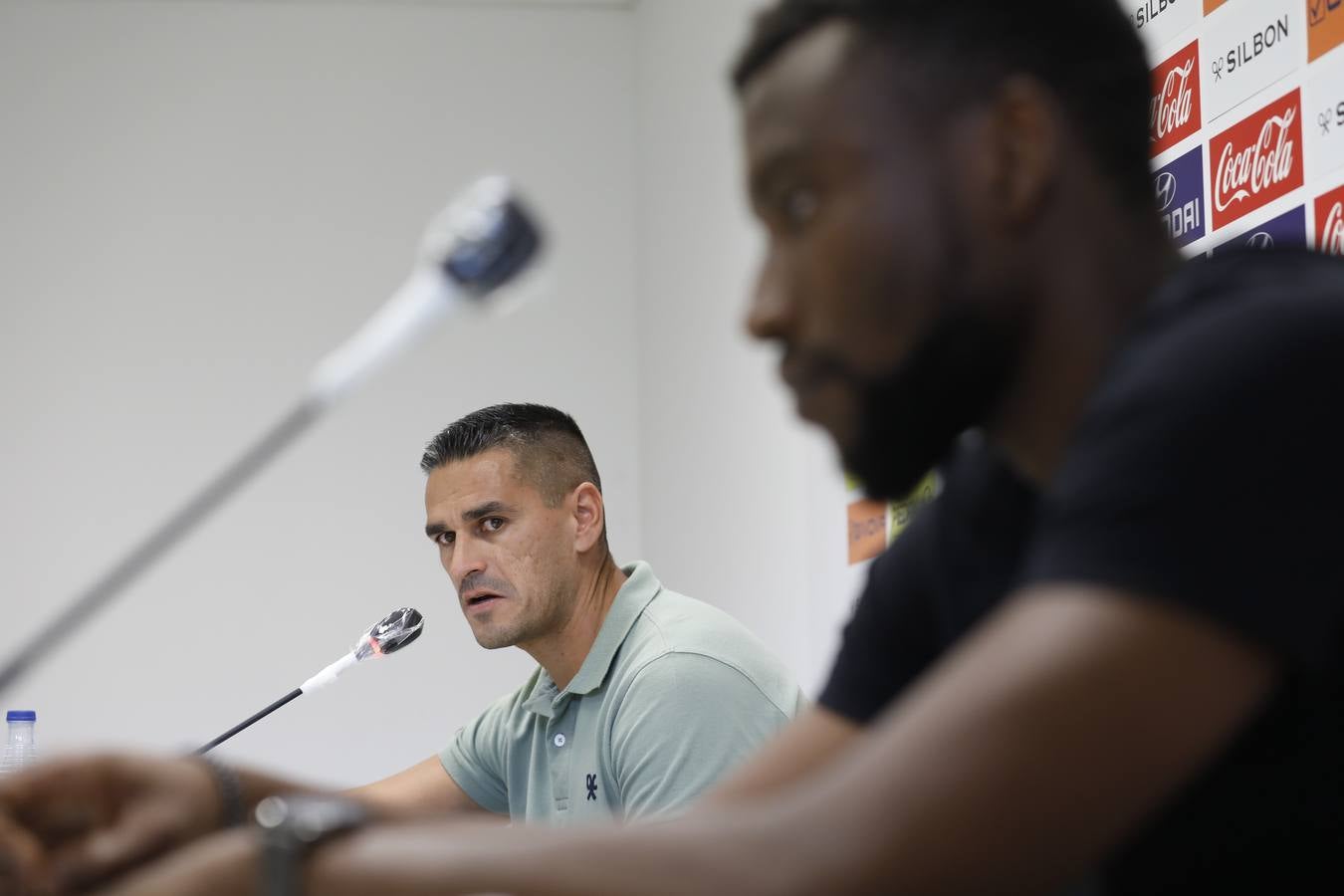 La presentación de Traoré y Álex Robles en el Córdoba CF, en imágenes