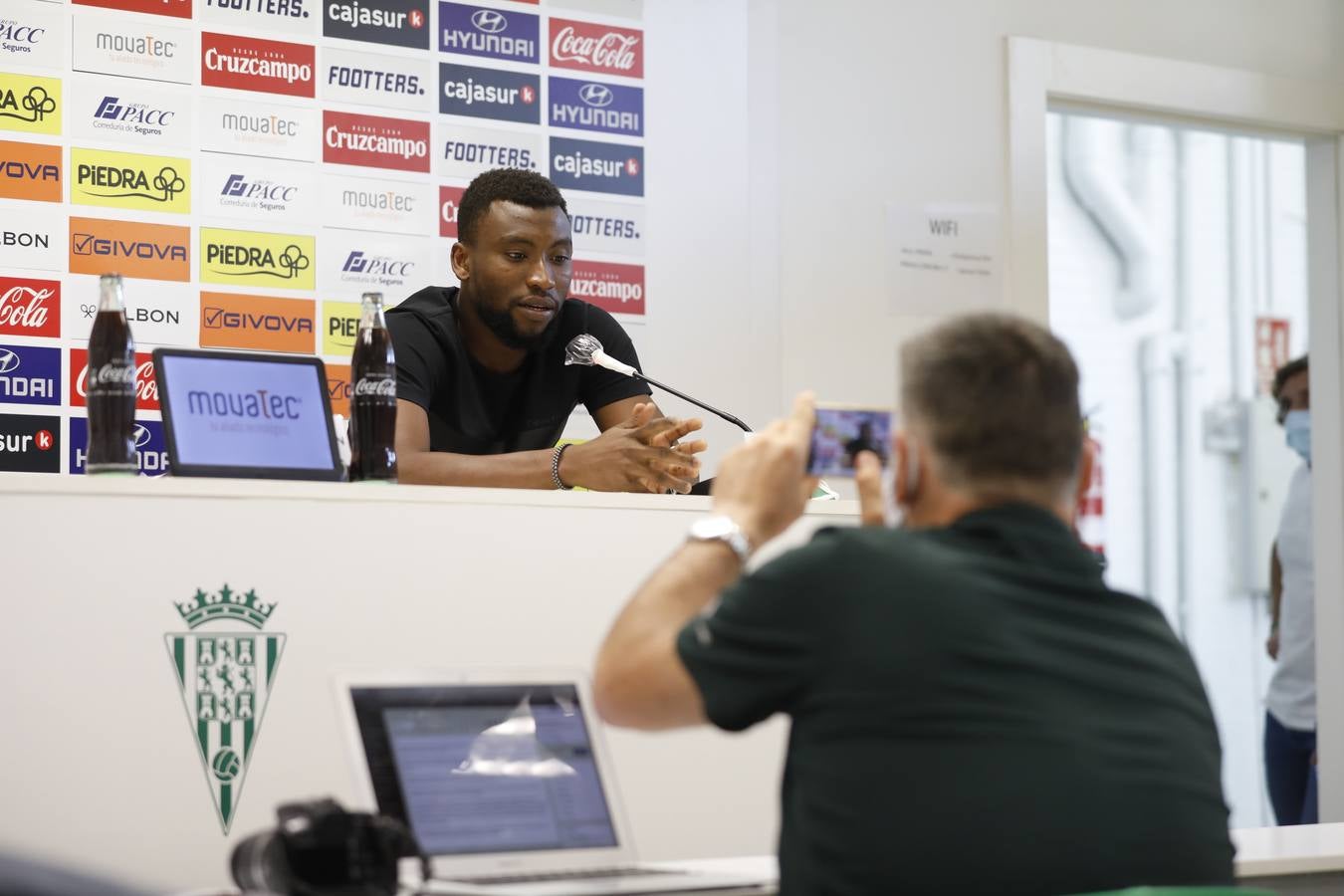 La presentación de Traoré y Álex Robles en el Córdoba CF, en imágenes