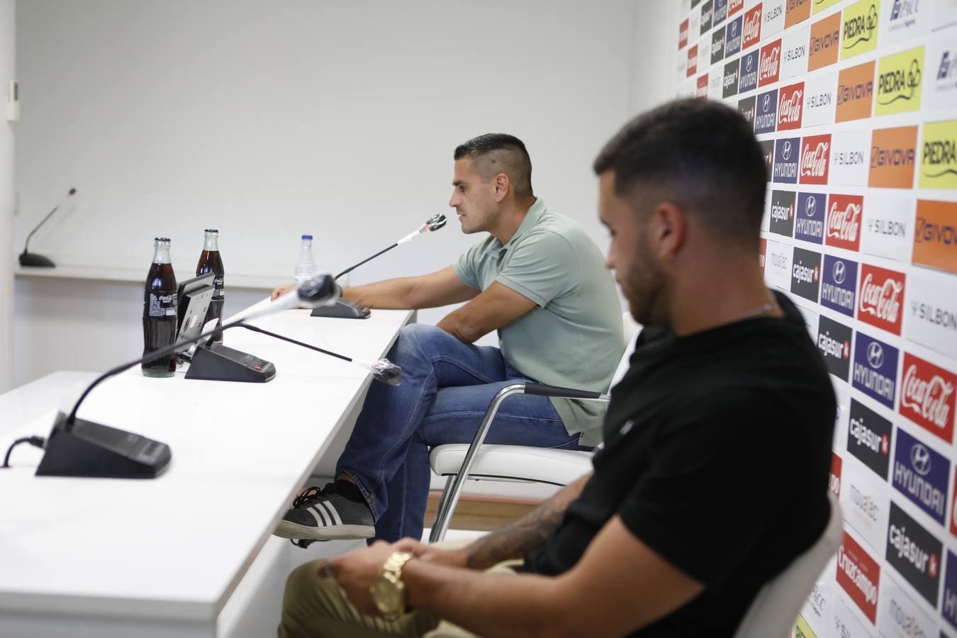 La presentación de Traoré y Álex Robles en el Córdoba CF, en imágenes