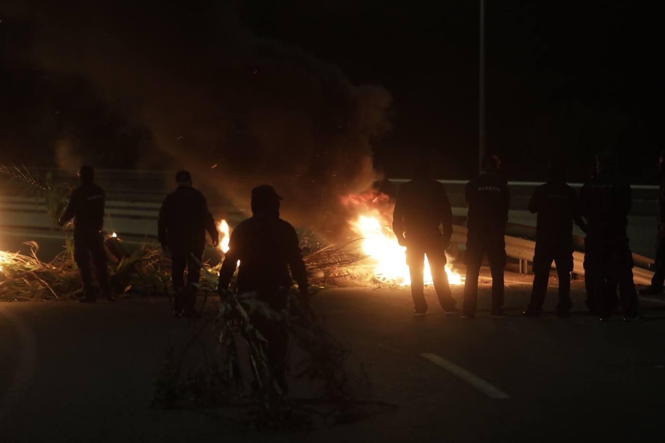 Segundo día de barricadas de la huelga de Alestis