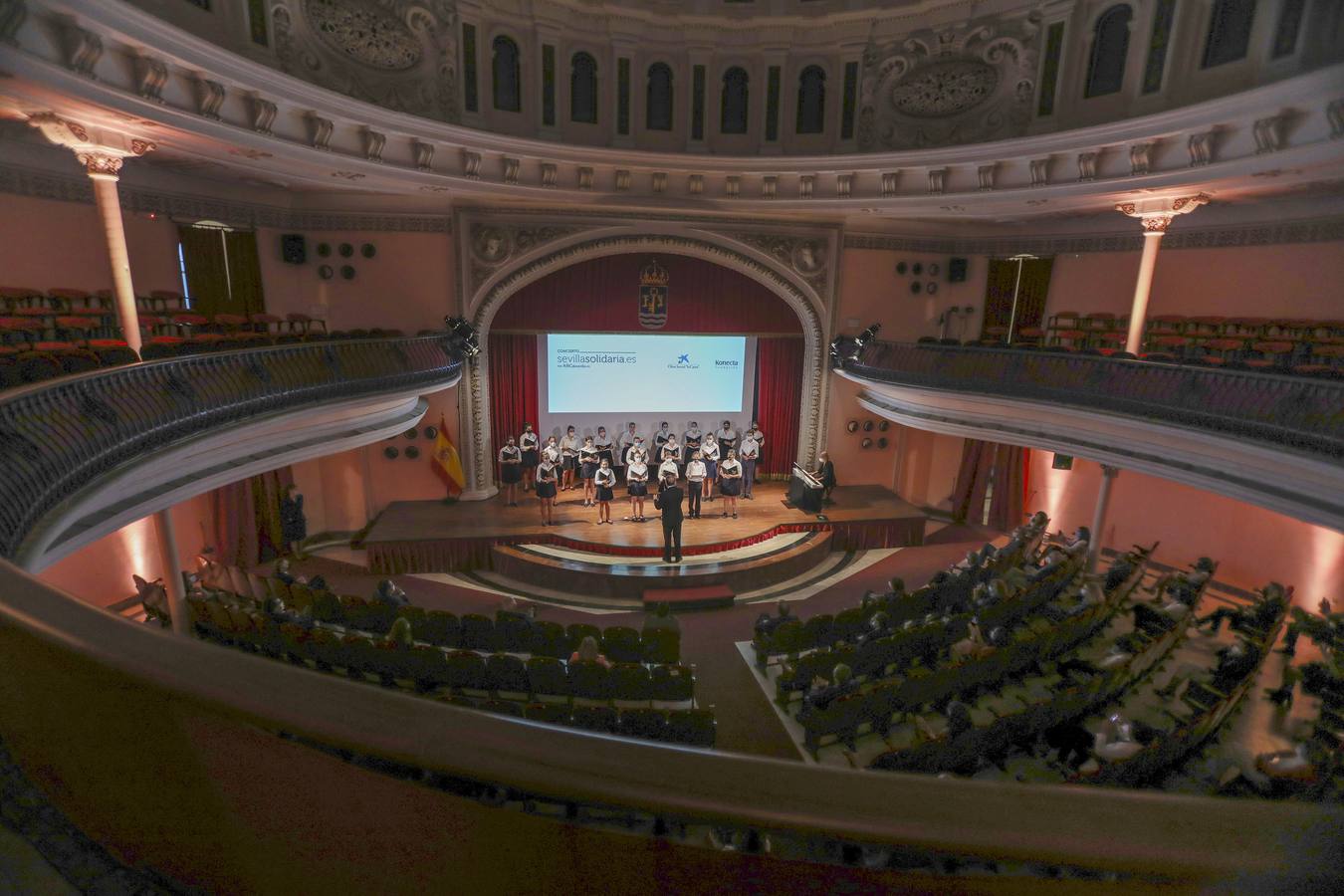 El concierto homenaje de la gala de Sevilla Solidaria, en imágenes