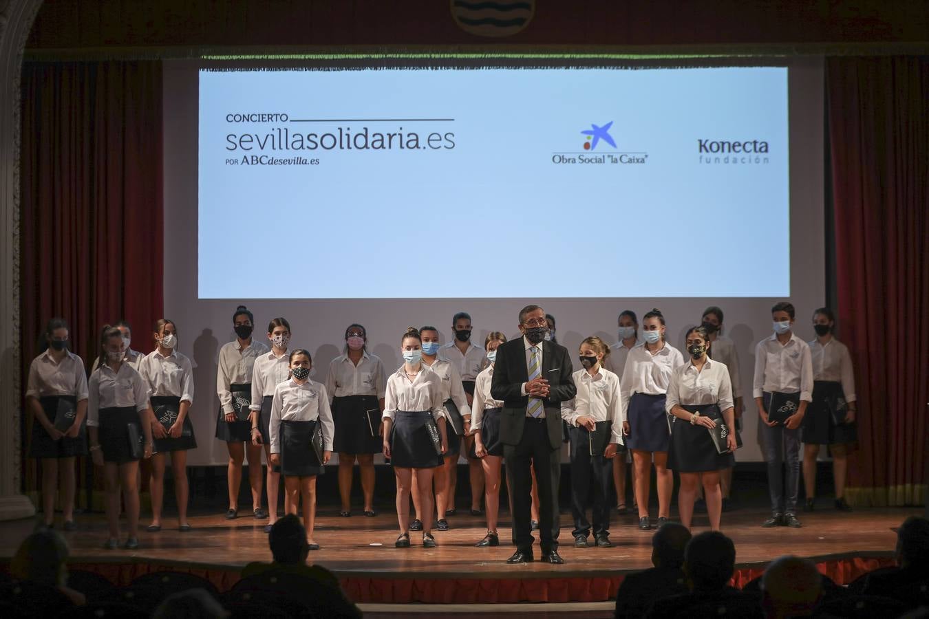 El concierto homenaje de la gala de Sevilla Solidaria, en imágenes