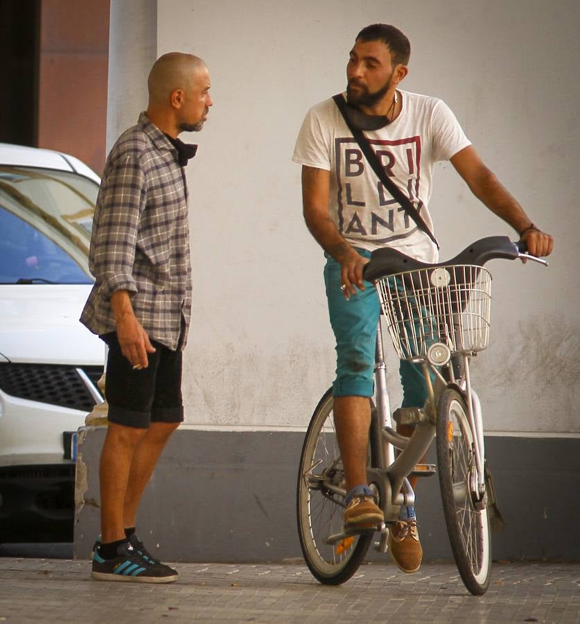 Aumento de indigentes que pasan la noche en los alrededores del Mercado del Arenal