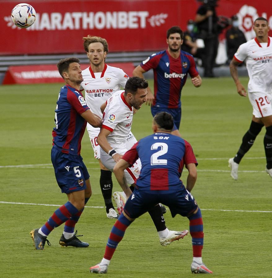 Las mejores imágenes del encuentro entre el Sevilla F.C. y el Levante U.D.