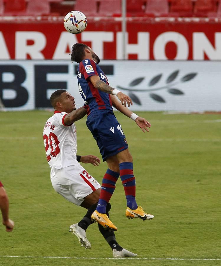 Las mejores imágenes del encuentro entre el Sevilla F.C. y el Levante U.D.