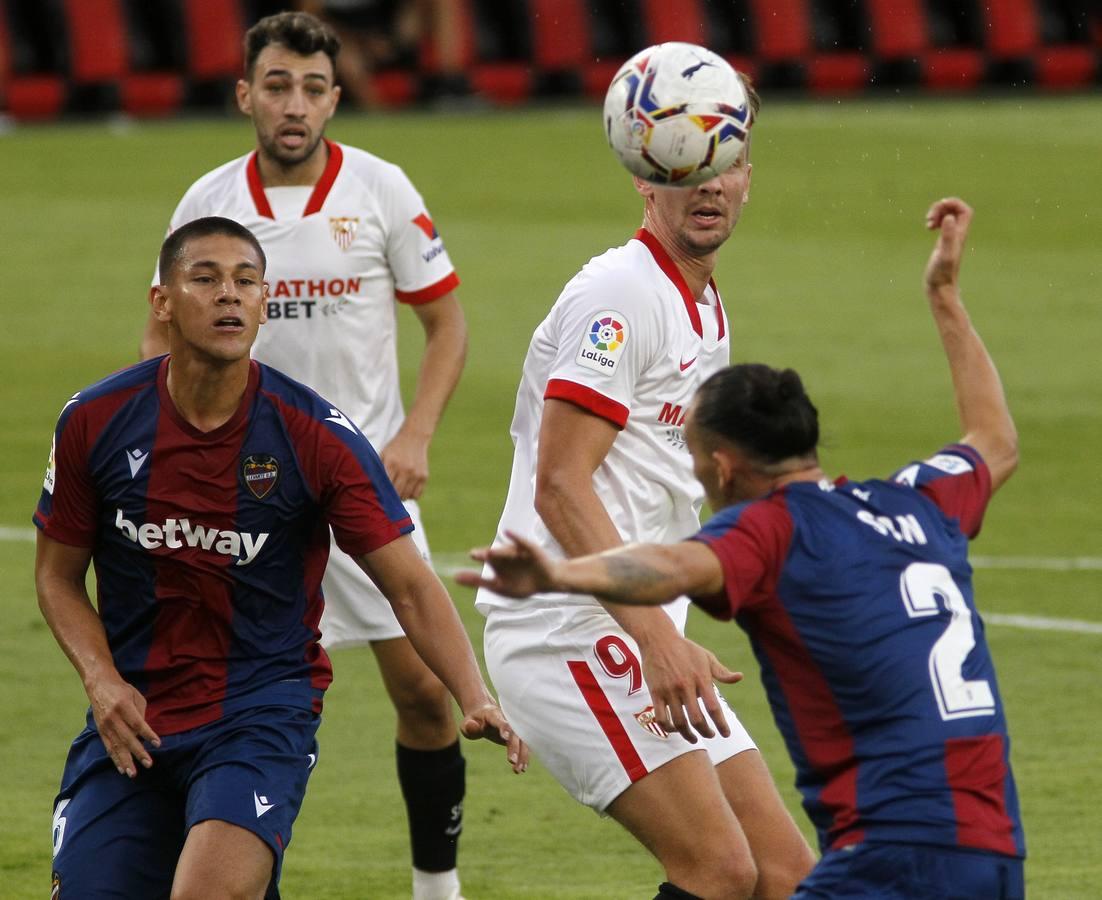 Las mejores imágenes del encuentro entre el Sevilla F.C. y el Levante U.D.