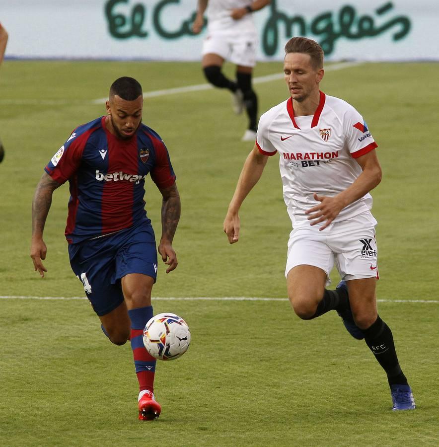 Las mejores imágenes del encuentro entre el Sevilla F.C. y el Levante U.D.