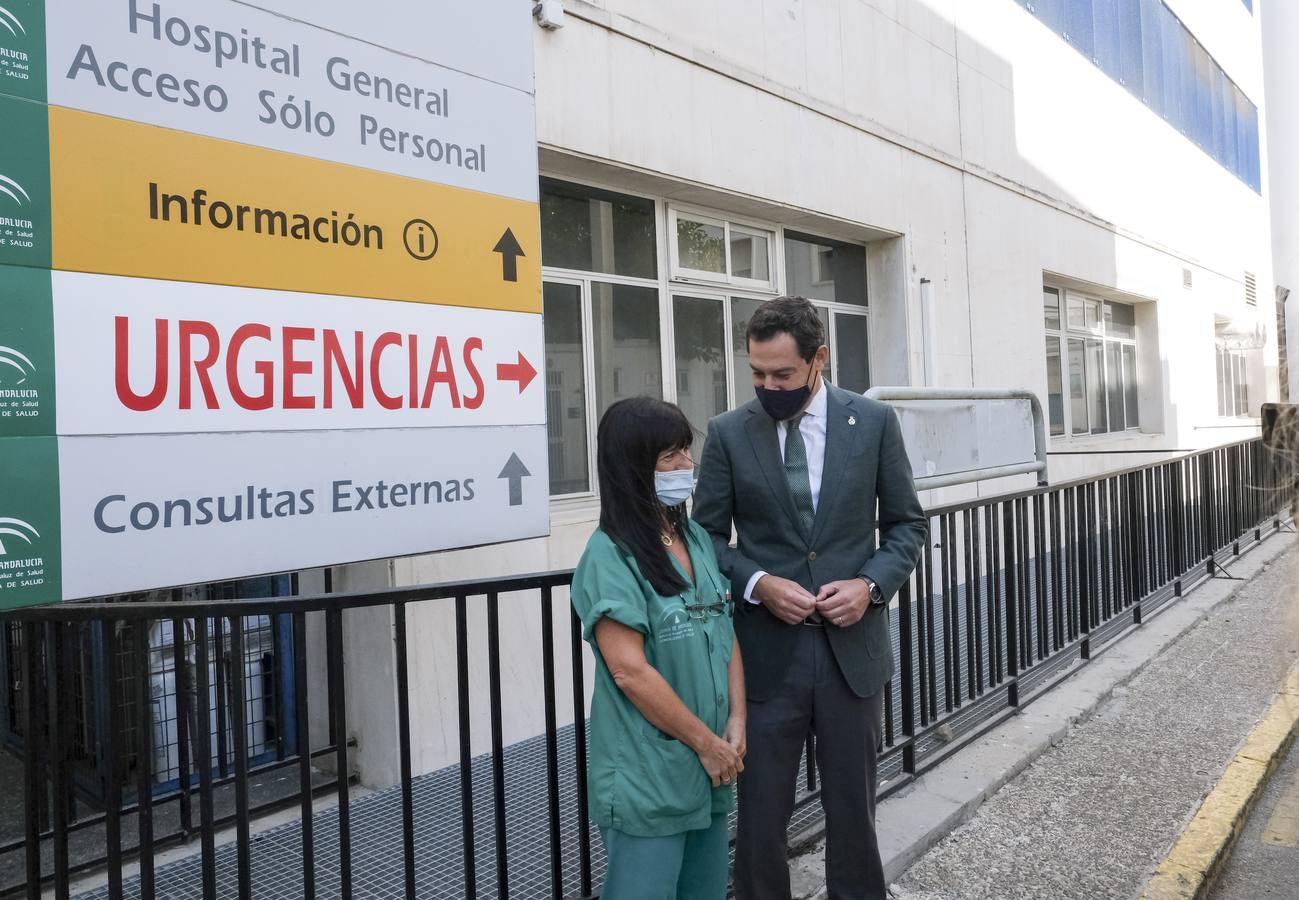 Fotos: la visita de Juanma Moreno al hospital Puerta del Mar de Cádiz