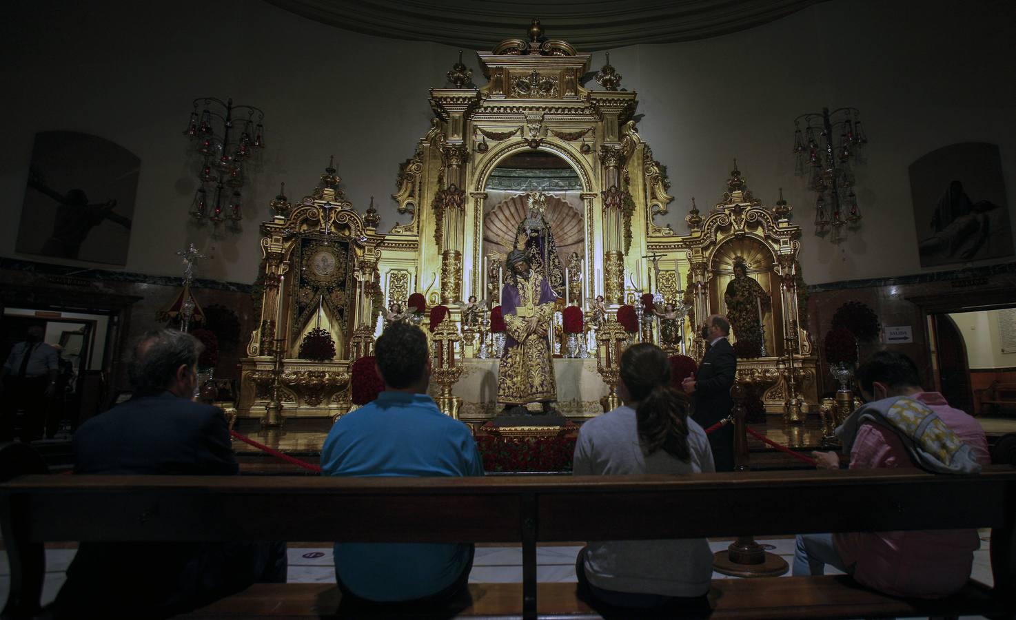 Besamanos del Gran Poder: El Señor recibe a los sevillanos en su Basílica