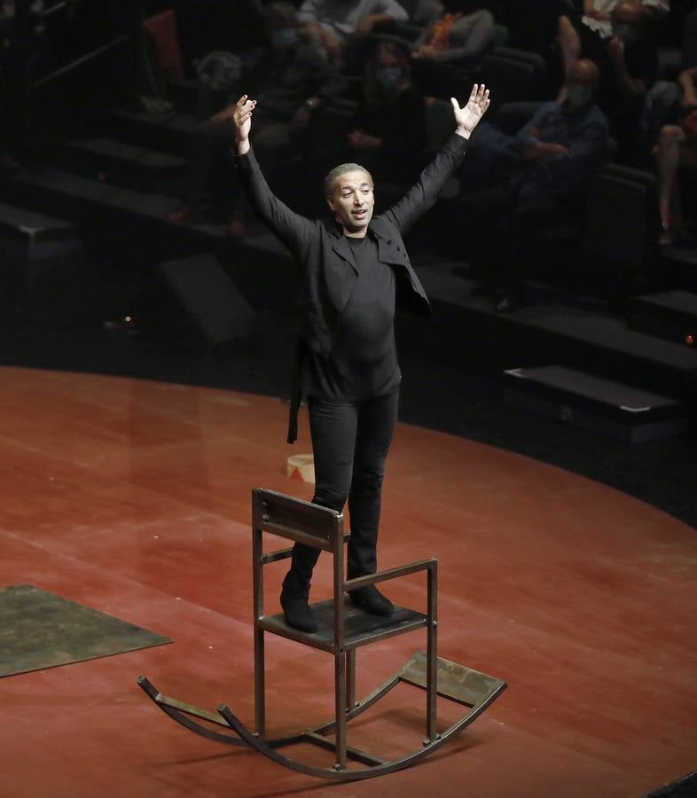 Israel Galván &amp;amp; Le Cirque Romanés presentan «Gatomaquia» en la Bienal