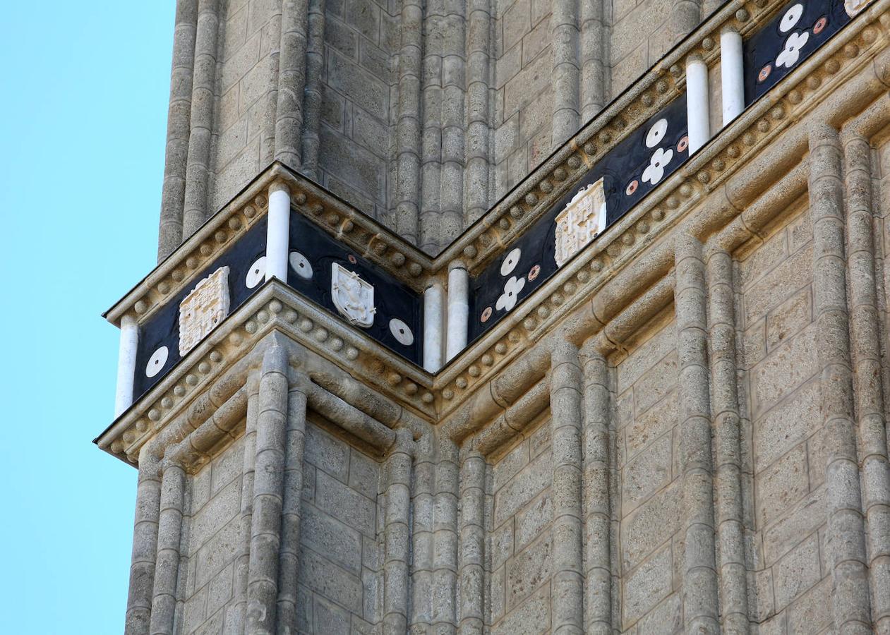 La belleza de la torre de la catedral, al descubierto