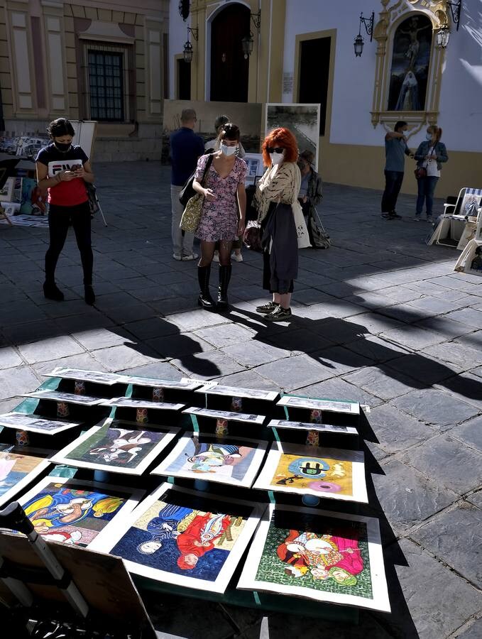 En imágenes, el arte vuelve a llenar la plaza del Museo