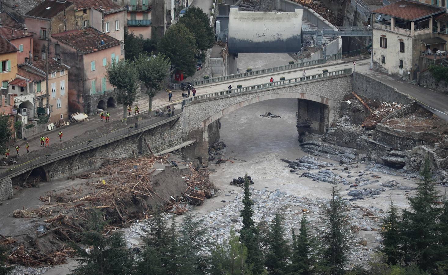 Imagen áerea de un puente en la localidad francesa de Breil-sur-Roya. 