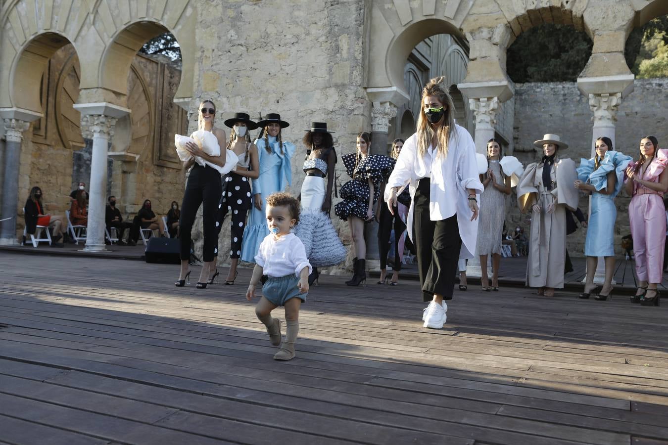 En imágenes, el inicio en Medina Azahara de la Semana de la Moda de Andalucía