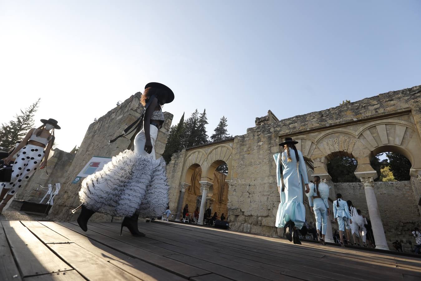 En imágenes, el inicio en Medina Azahara de la Semana de la Moda de Andalucía