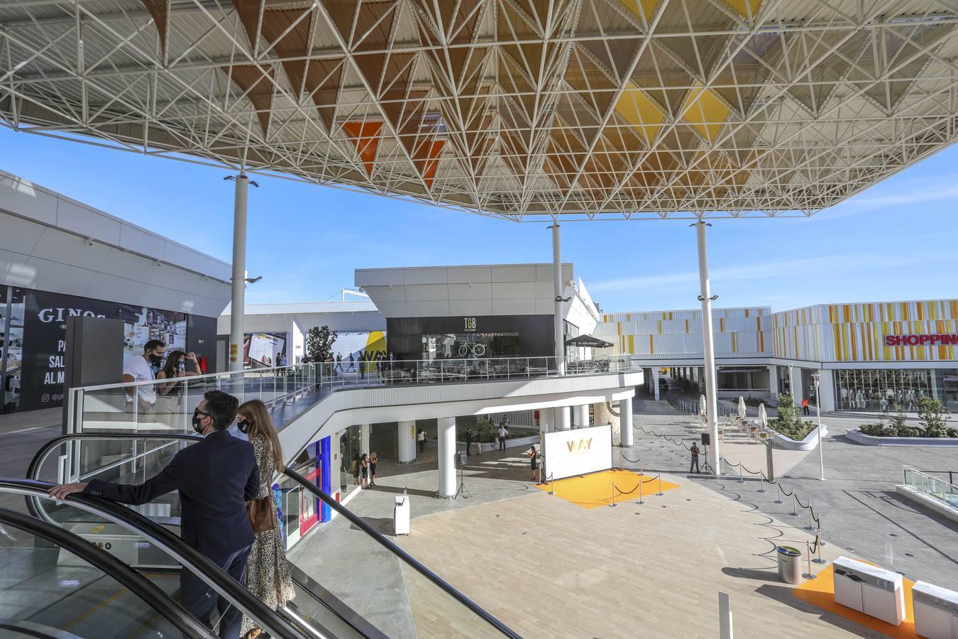 En imágenes, la inauguración del centro comercial Way Dos Hermanas