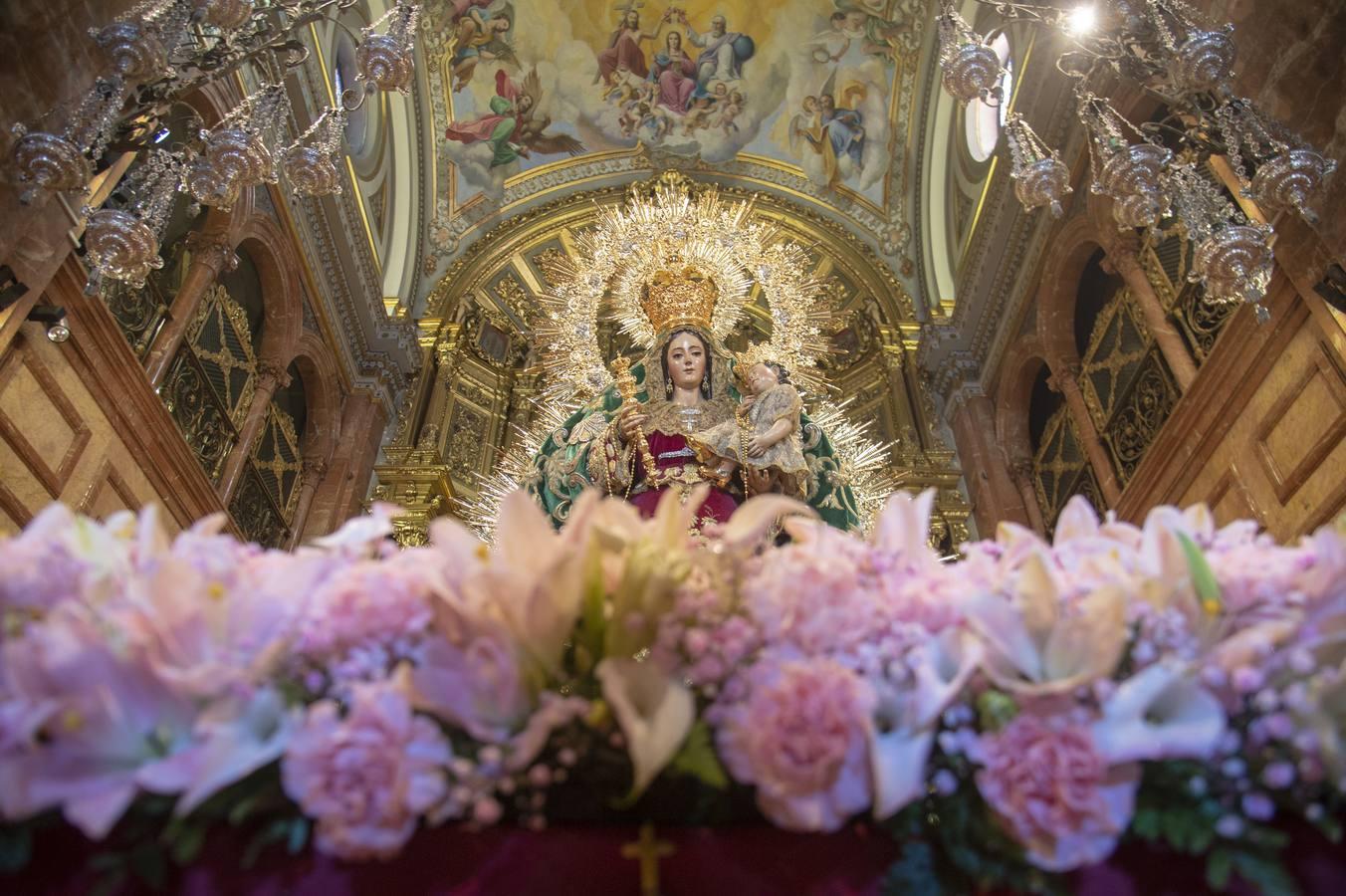 «Besamanos» de la Virgen del Rosario de la Macarena