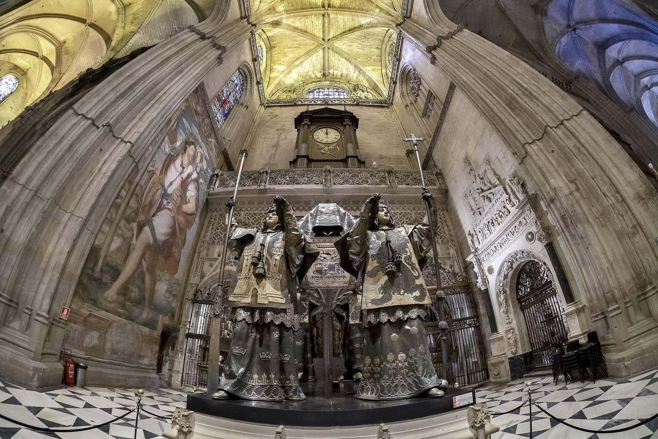 Tumba de Cristóbal Colón en la Catedral de Sevilla