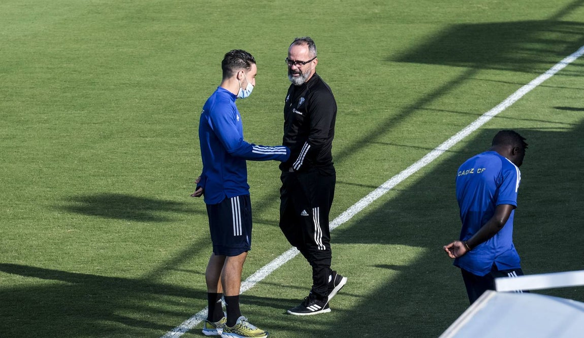 Fotos: Las nuevas caras del Cádiz CF de Primera en entrenamiento