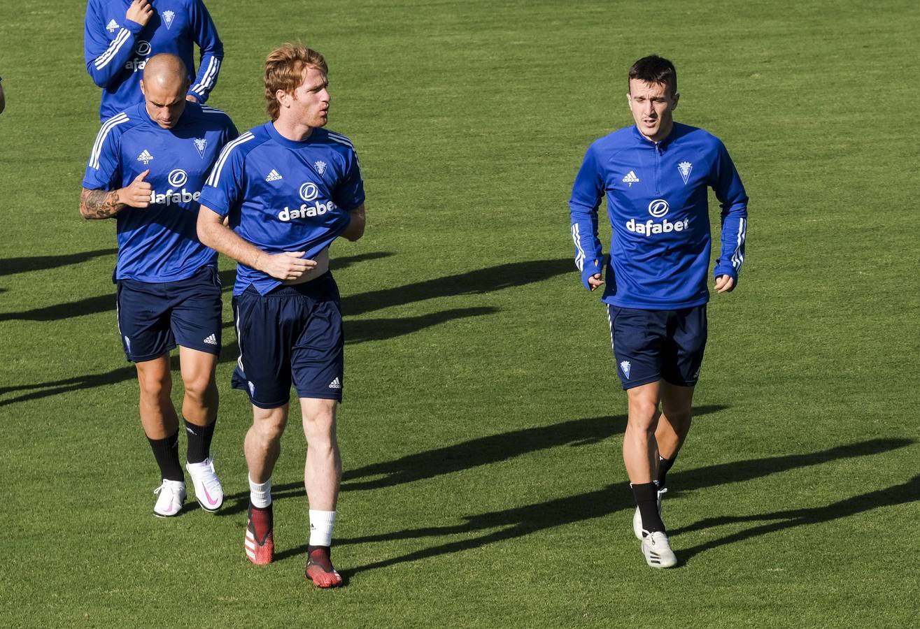 Fotos: Las nuevas caras del Cádiz CF de Primera en entrenamiento