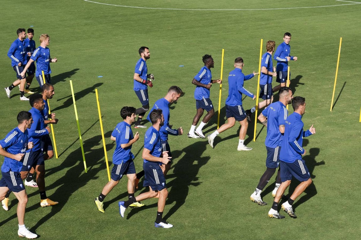 Fotos: Las nuevas caras del Cádiz CF de Primera en entrenamiento