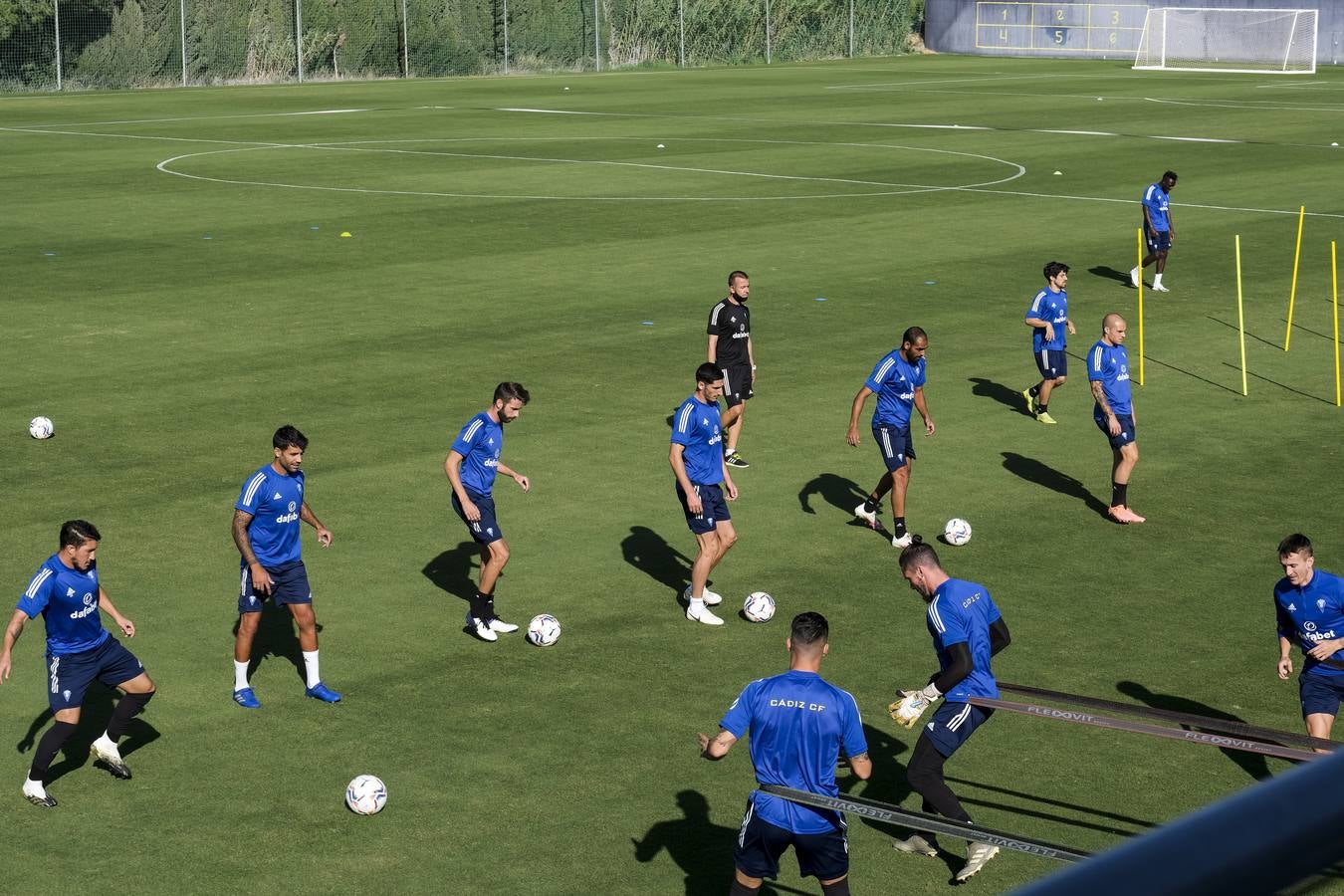 Fotos: Las nuevas caras del Cádiz CF de Primera en entrenamiento