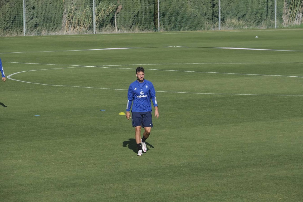 Fotos: Las nuevas caras del Cádiz CF de Primera en entrenamiento