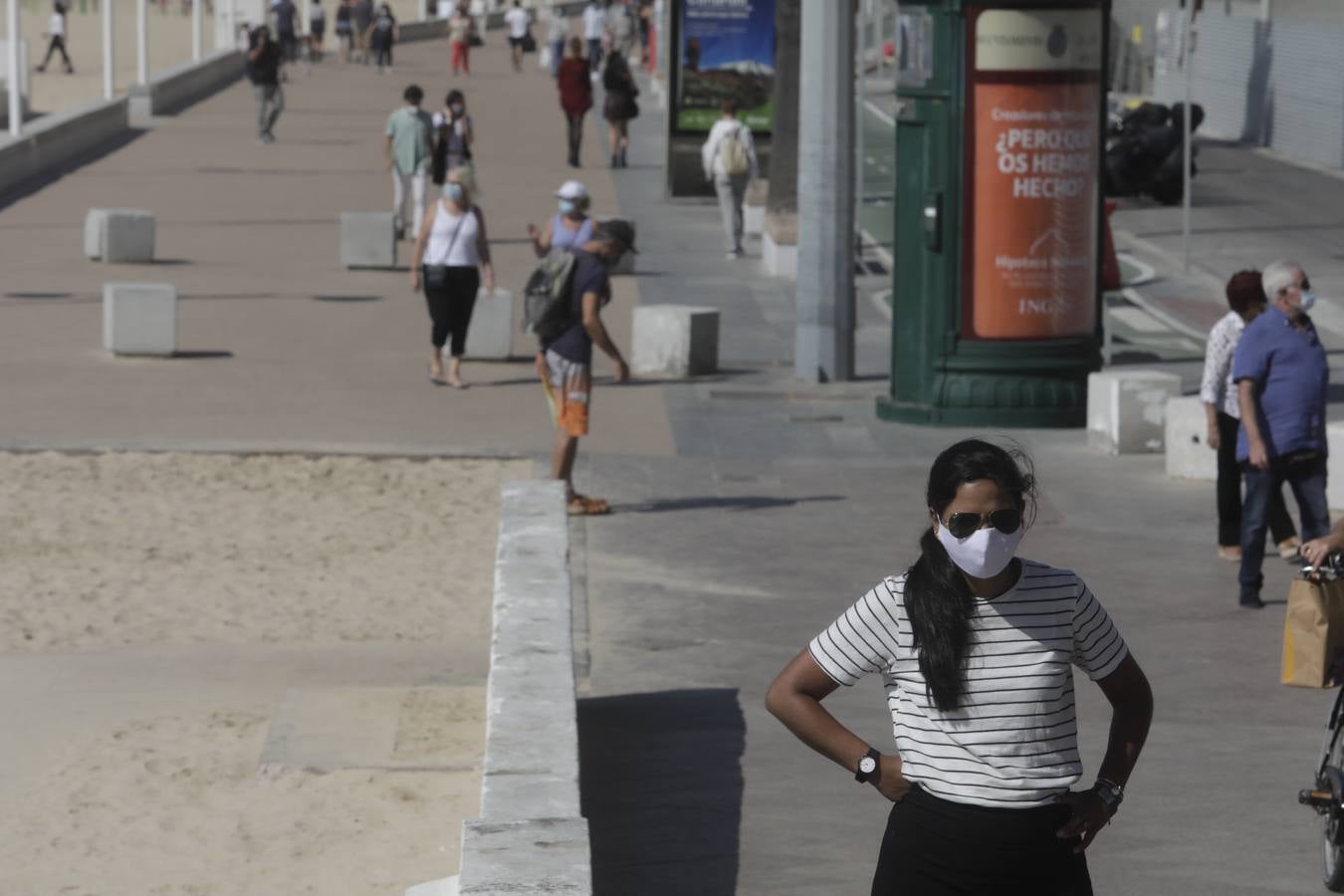 Ambiente en Cádiz en el puente del Pilar