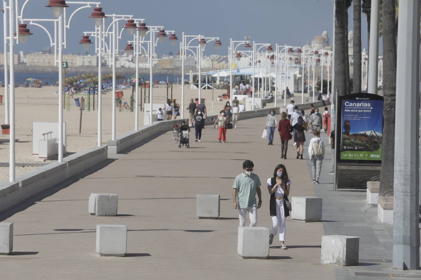 Ambiente en Cádiz en el puente del Pilar