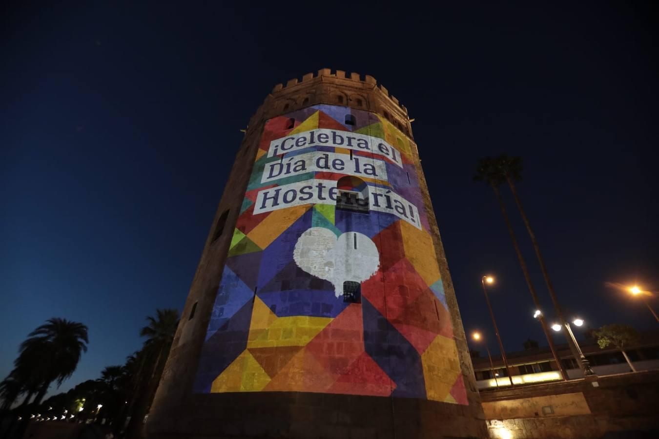 Un «mapping» en la Torre del Oro homenajea a los hosteleros en la víspera del Día de la Hostelería