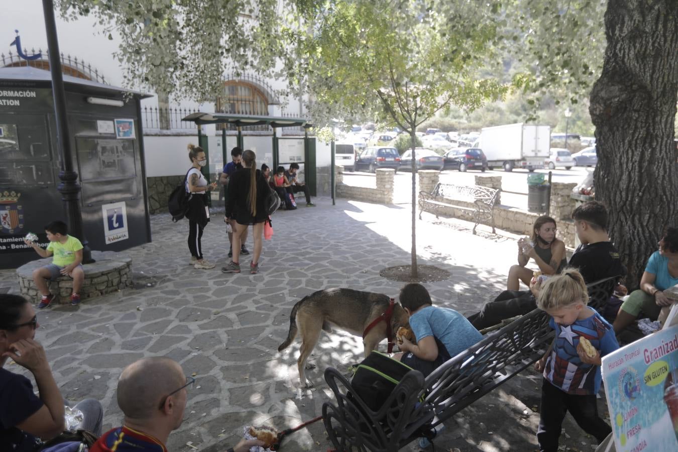 Gran afluencia de turistas en la Sierra de Cádiz en el puente del Pilar