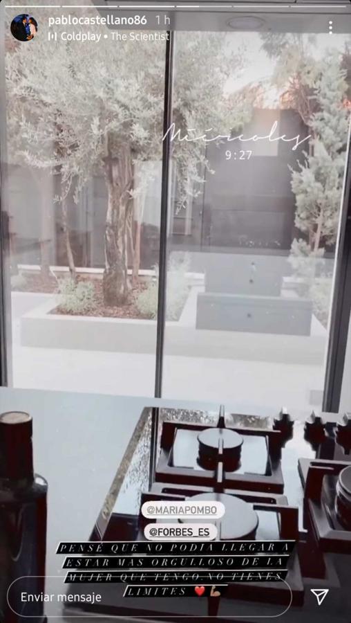 La cocina, con vistas a la entrada de la casa. 