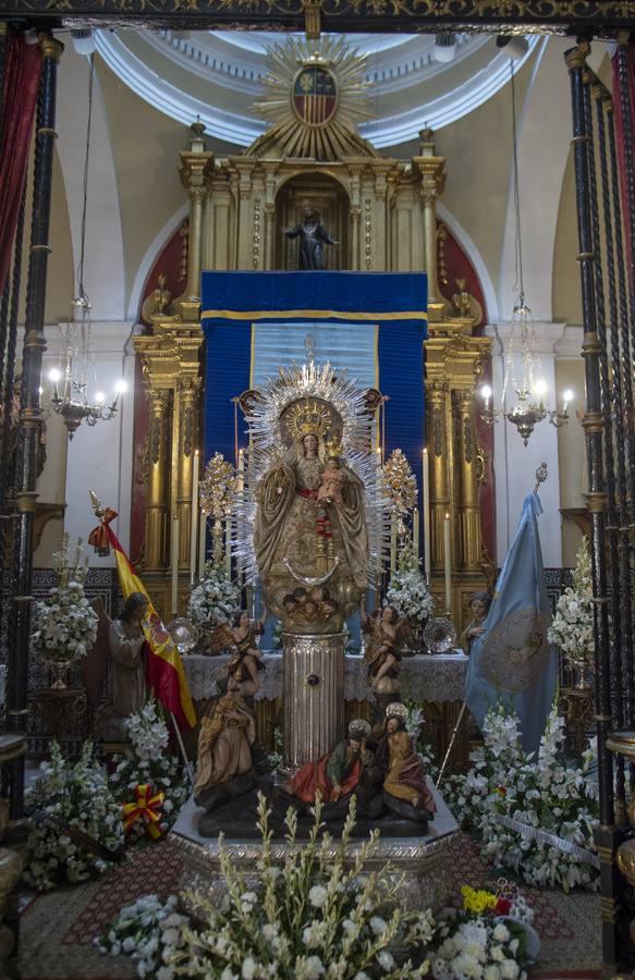 Los «besamanos del puente del Pilar