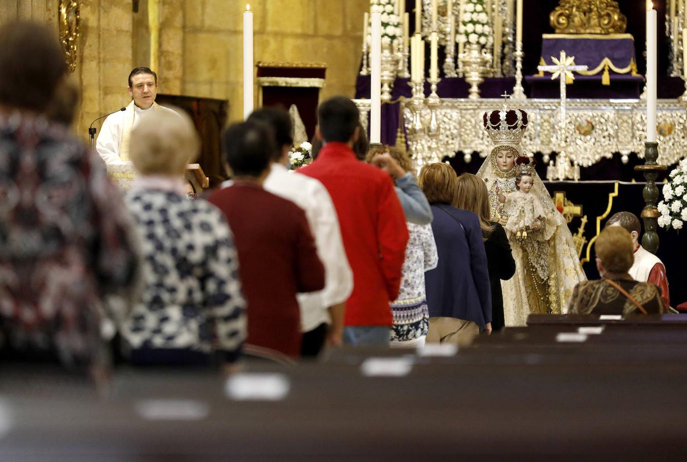 La visita a la Virgen de los Remedios de Córdoba en martes y 13, en imágenes