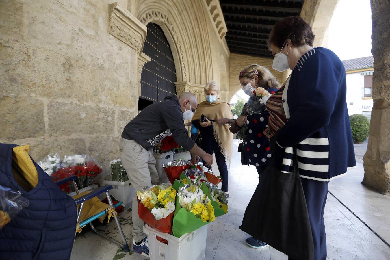 La visita a la Virgen de los Remedios de Córdoba en martes y 13, en imágenes